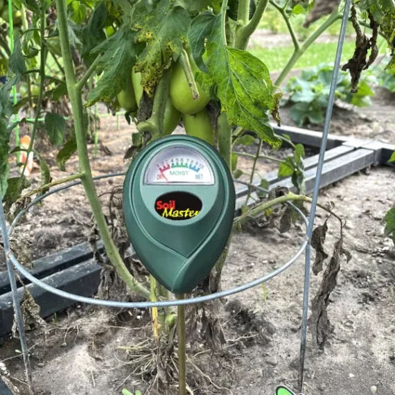 Moisture-Meter-in-Garden-1